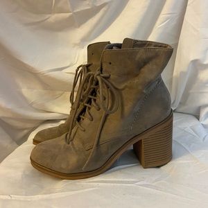 Time & True Lace Up Tan Bootie Chunky Heel Size 7